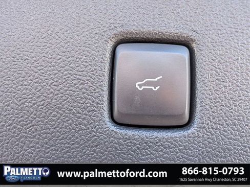 Used 2022 Ford Escape SE w/ SE Sport Appearance Package FWD image 13