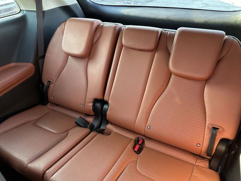 Used 2023 Kia Carnival SX Prestige FWD image 24