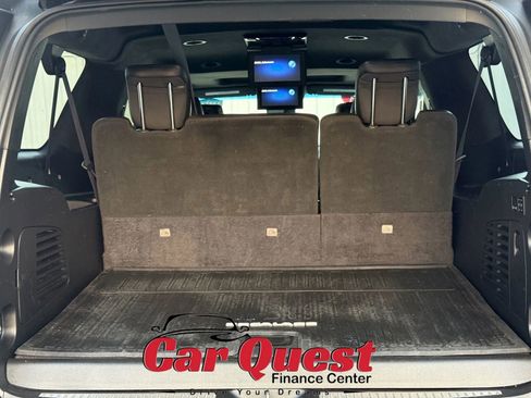 Used 2017 Cadillac Escalade ESV Platinum image 16