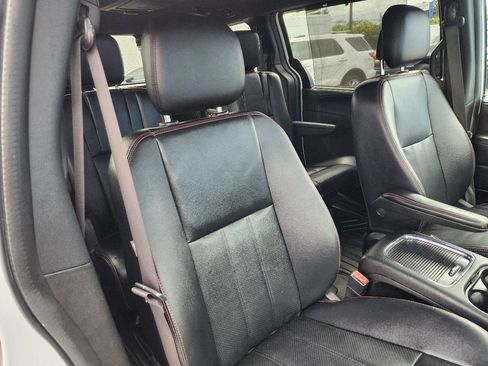 Used 2018 Dodge Grand Caravan GT FWD image 36