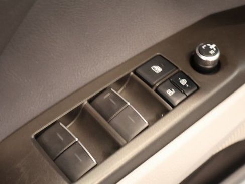 Used 2022 Toyota Camry XLE AWD/4WD image 11