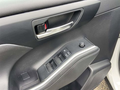 Used 2021 Toyota Highlander XLE image 14