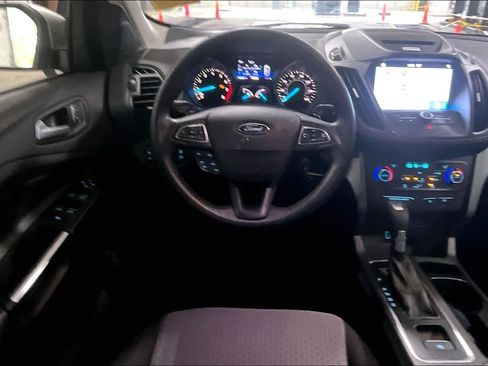 Used 2017 Ford Escape SE w/ Equipment Group 201A AWD/4WD image 6