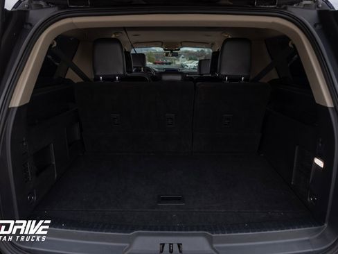 Used 2023 Ford Expedition Max XLT image 16