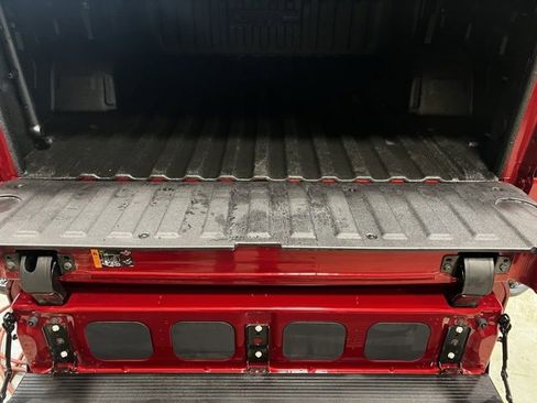 Used 2025 GMC Sierra 1500 AT4 w/ AT4 Preferred Package image 17