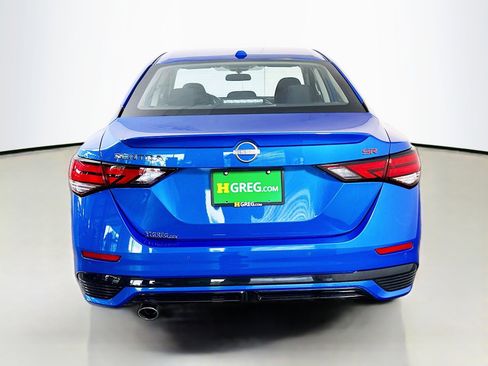 Used 2025 Nissan Sentra SR FWD image 8