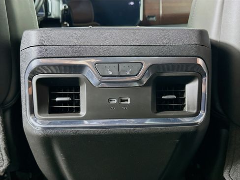 Used 2024 GMC Sierra 2500 Denali Ultimate AWD/4WD image 27
