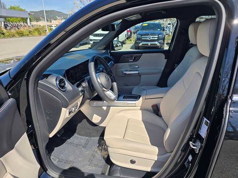 Used 2026 Mercedes-Benz GLB 250 image 21