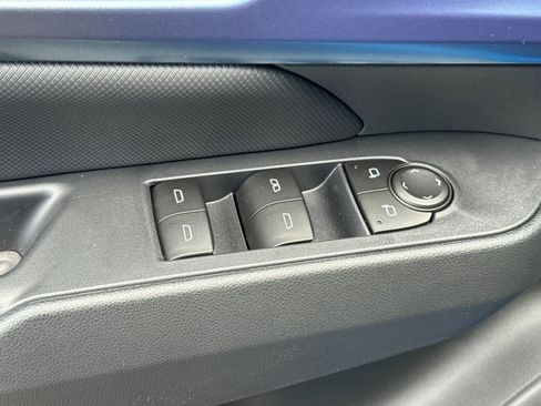 New 2026 Chevrolet Equinox EV LT image 13