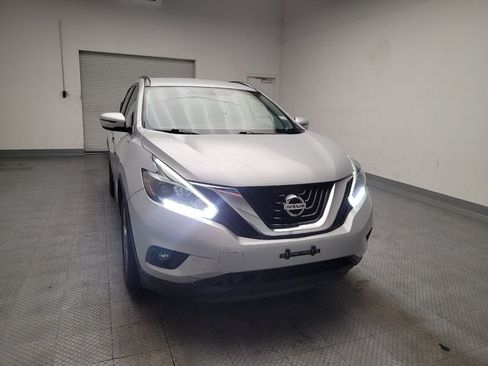 Used 2018 Nissan Murano SV FWD image 14