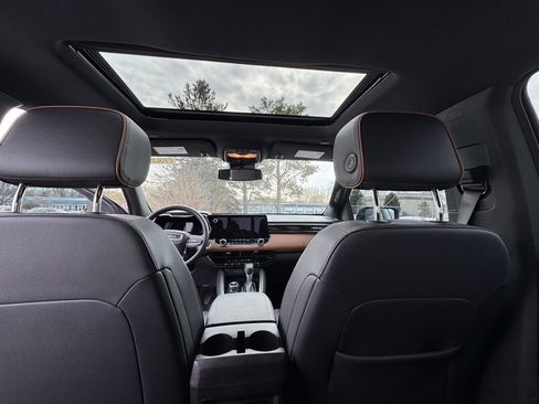 Used 2024 GMC Canyon AT4 w/ Technology Package image 35