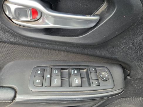 Used 2017 Jeep Cherokee Sport AWD/4WD image 12