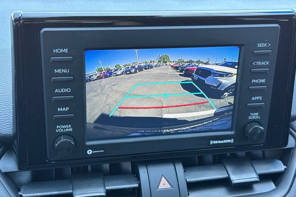 Used 2021 Toyota RAV4 XLE AWD/4WD image 24