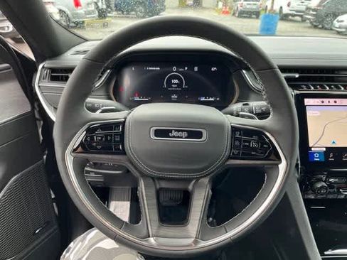 New 2025 Jeep Grand Cherokee L Overland w/ Luxury Tech Group IV image 15