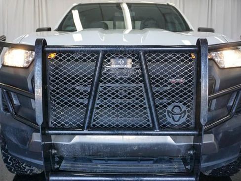 Used 2024 Chevrolet Colorado Trail Boss image 3