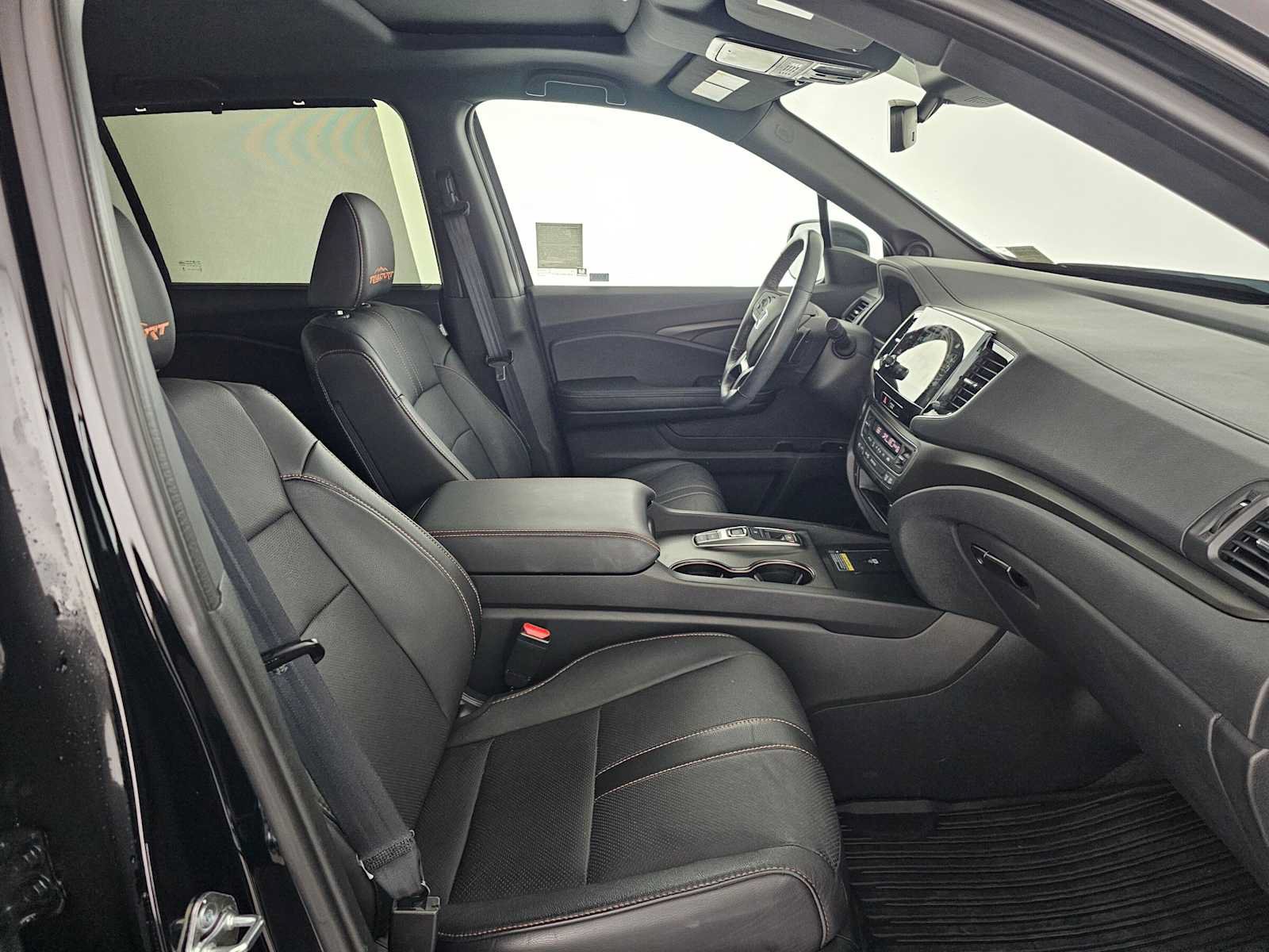 Used 2025 Honda Passport TrailSport image 10