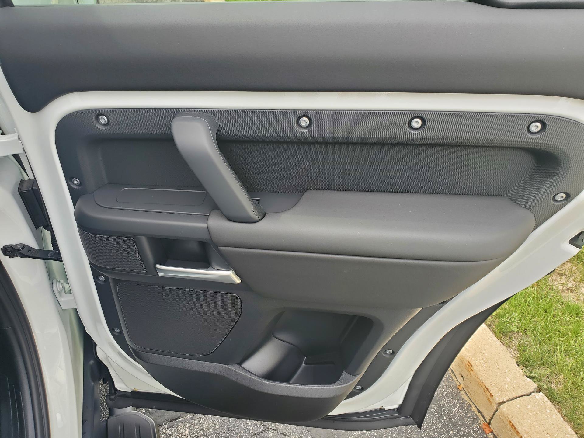 New 2026 Land Rover Defender 110 X-Dynamic SE AWD/4WD image 18