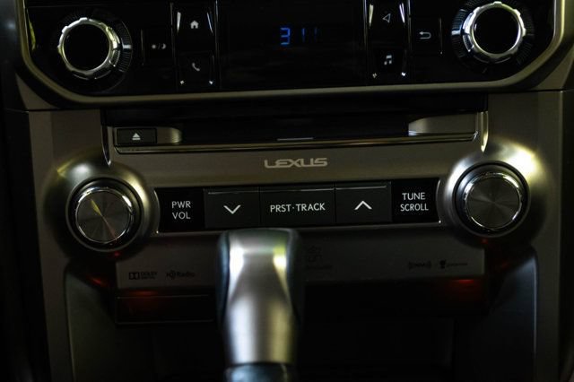 Used 2020 Lexus GX 460 Luxury w/ Luxury Sport Package AWD/4WD image 28