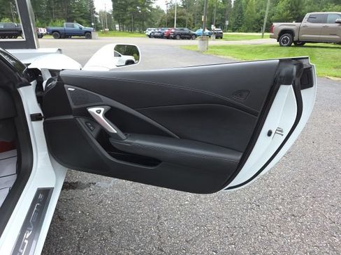 Used 2018 Chevrolet Corvette Stingray Coupe w/ 1LT RWD image 30