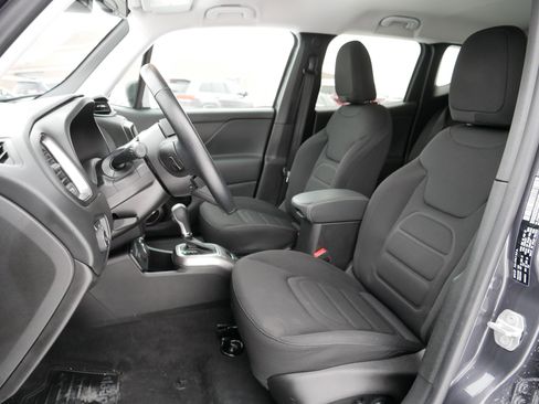 Used 2022 Jeep Renegade Latitude w/ Convenience Group image 35