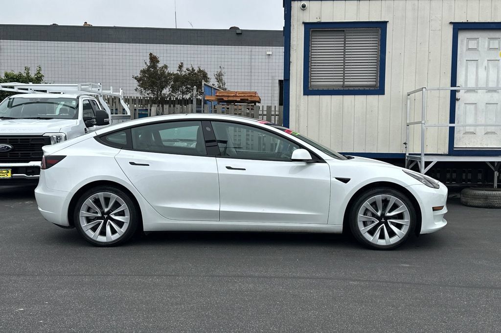 Used 2022 Tesla Model 3 Long Range AWD/4WD image 2