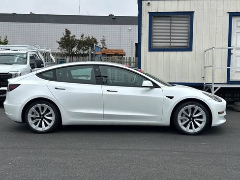 Used 2022 Tesla Model 3 Long Range AWD/4WD image 2
