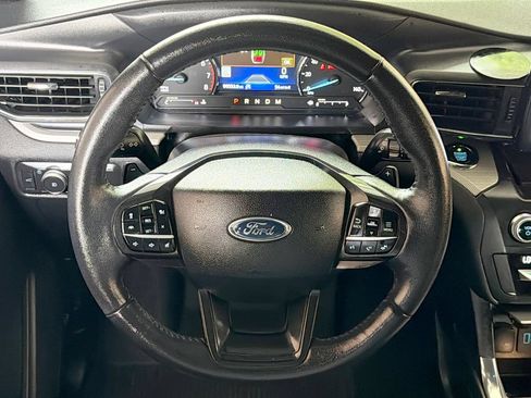 Used 2020 Ford Explorer XLT w/ Equipment Group 202A RWD image 4