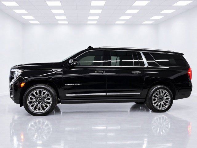 Used 2024 GMC Yukon XL Denali Ultimate AWD/4WD image 5