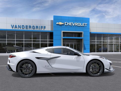 New 2027 Chevrolet Corvette ZR1 w/ ZR1 Carbon Fiber Aero Package RWD image 39