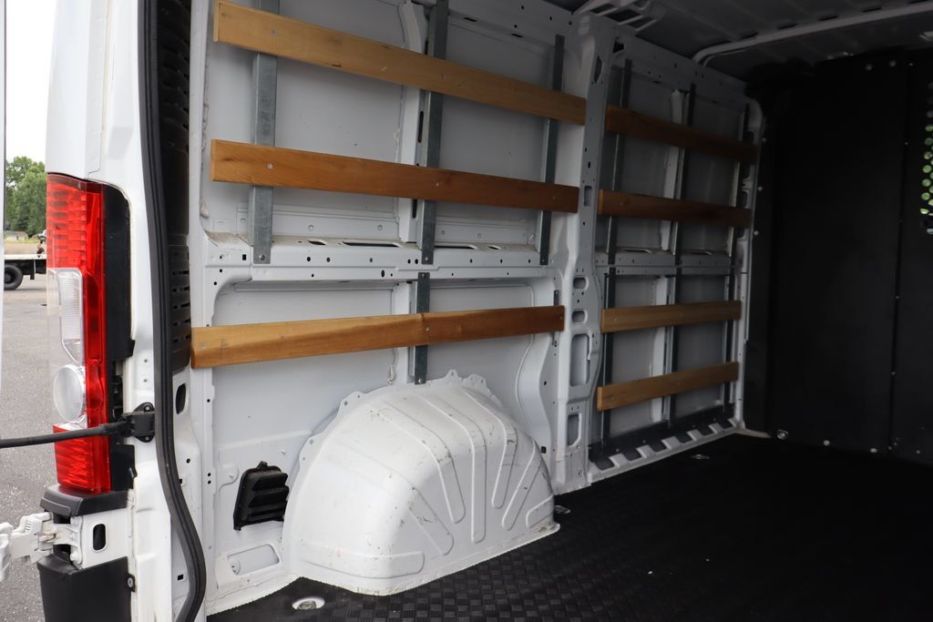 Used 2025 RAM ProMaster 2500 w/ U-Haul Equipment Group FWD image 30