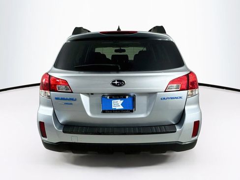 Used 2013 Subaru Outback 2.5i Limited AWD/4WD image 7