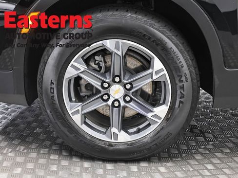 Used 2025 Chevrolet Blazer LT FWD image 30