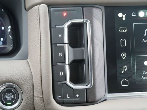 Used 2023 GMC Yukon Denali image 28