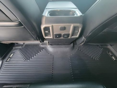 Used 2018 Ford F250 Lariat w/ Chrome Package image 28