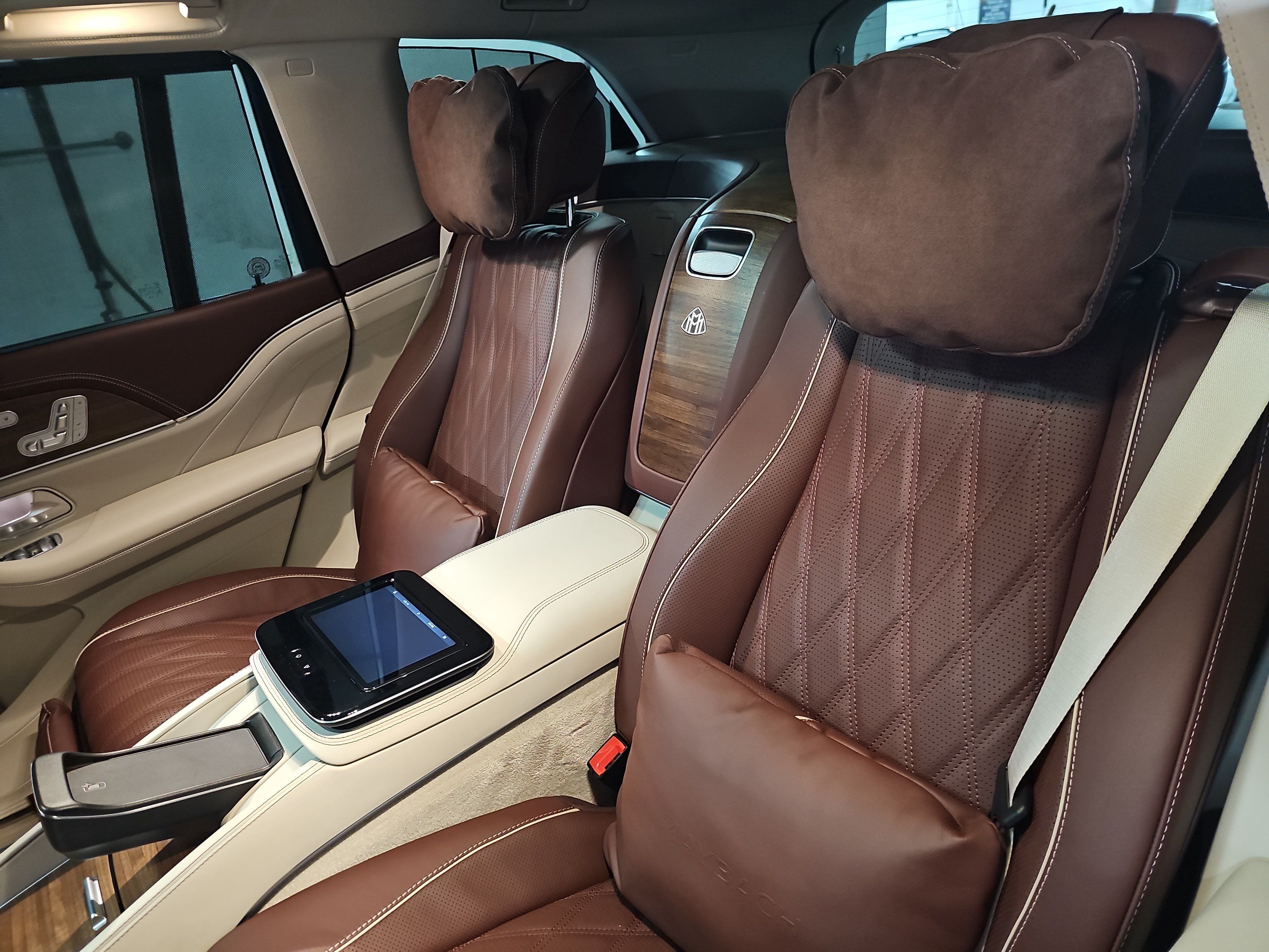 Certified 2024 Mercedes-Benz Maybach GLS 600 4MATIC image 17