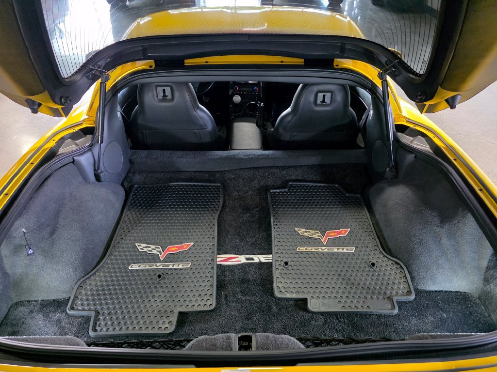 Used 2006 Chevrolet Corvette Z06 w/ Preferred Equipment Group RWD image 18