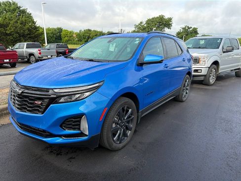Used 2024 Chevrolet Equinox RS FWD image 3