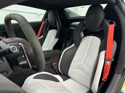 Used 2023 Chevrolet Corvette Stingray Premium Conv w/ Z51 Performance Package image 21