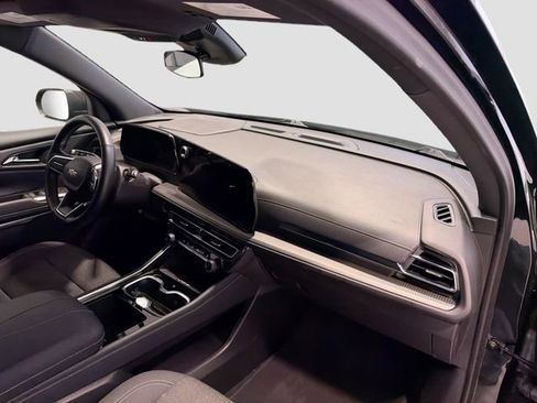 Certified 2025 Chevrolet Traverse LT image 27