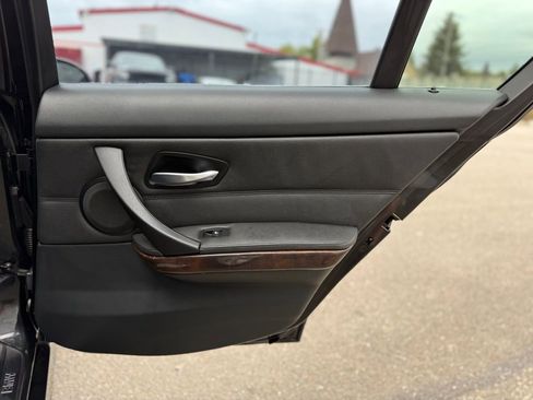 Used 2006 BMW 330xi Sedan image 29