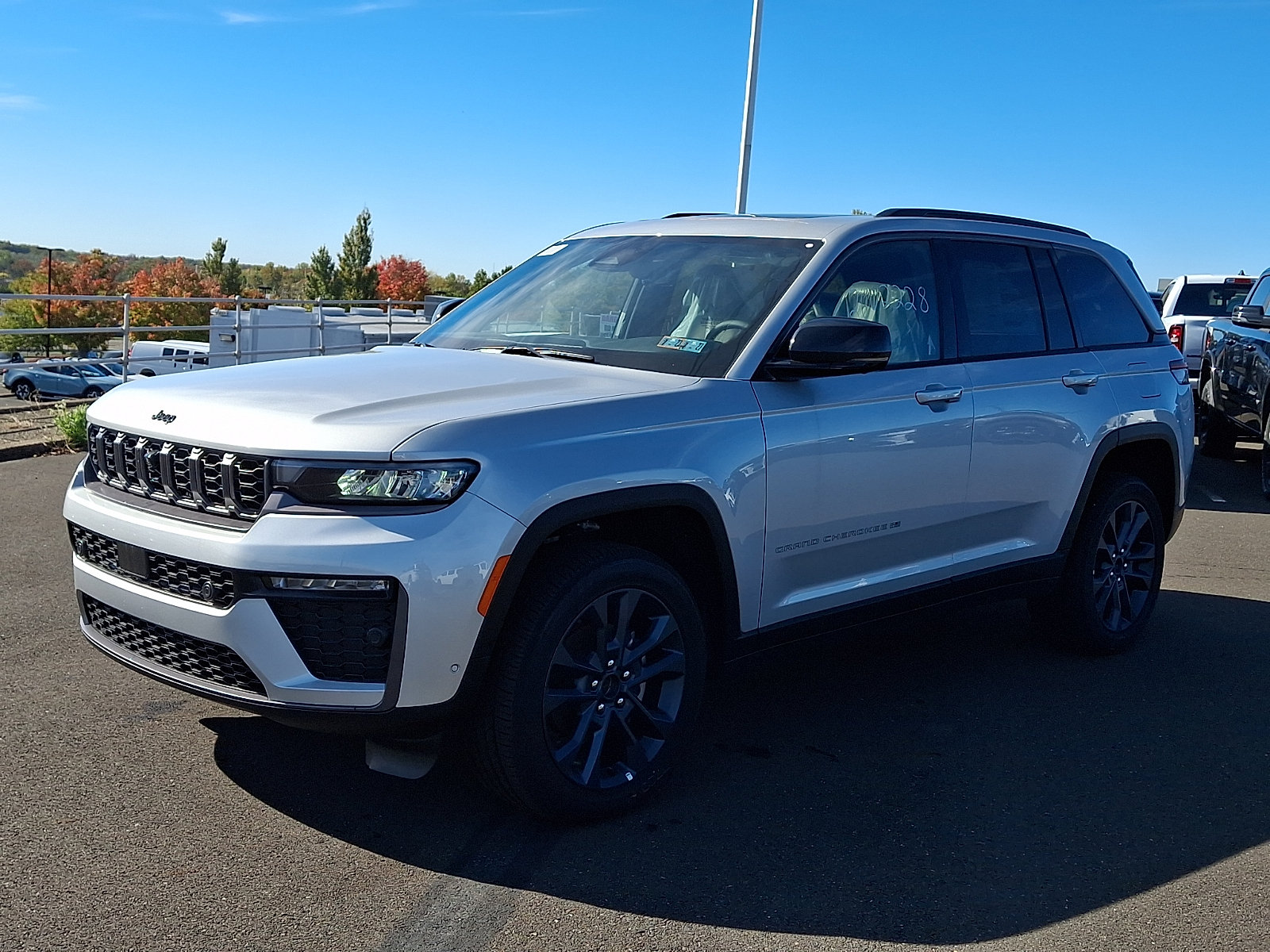 New 2026 Jeep Grand Cherokee Limited AWD/4WD image 2