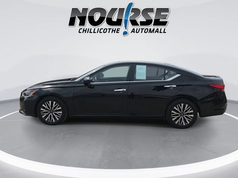Used 2025 Nissan Altima 2.5 SV FWD image 5