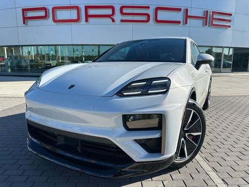 Used 2026 Porsche Macan Turbo Electric AWD/4WD image 1