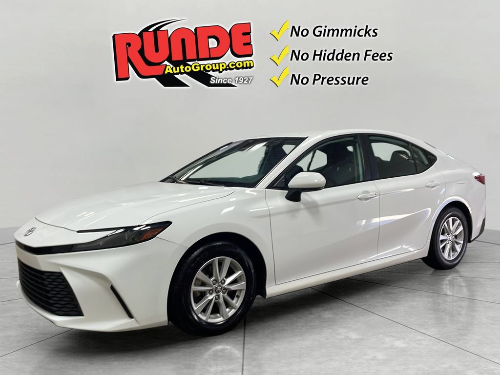 Used 2025 Toyota Camry LE FWD image 1