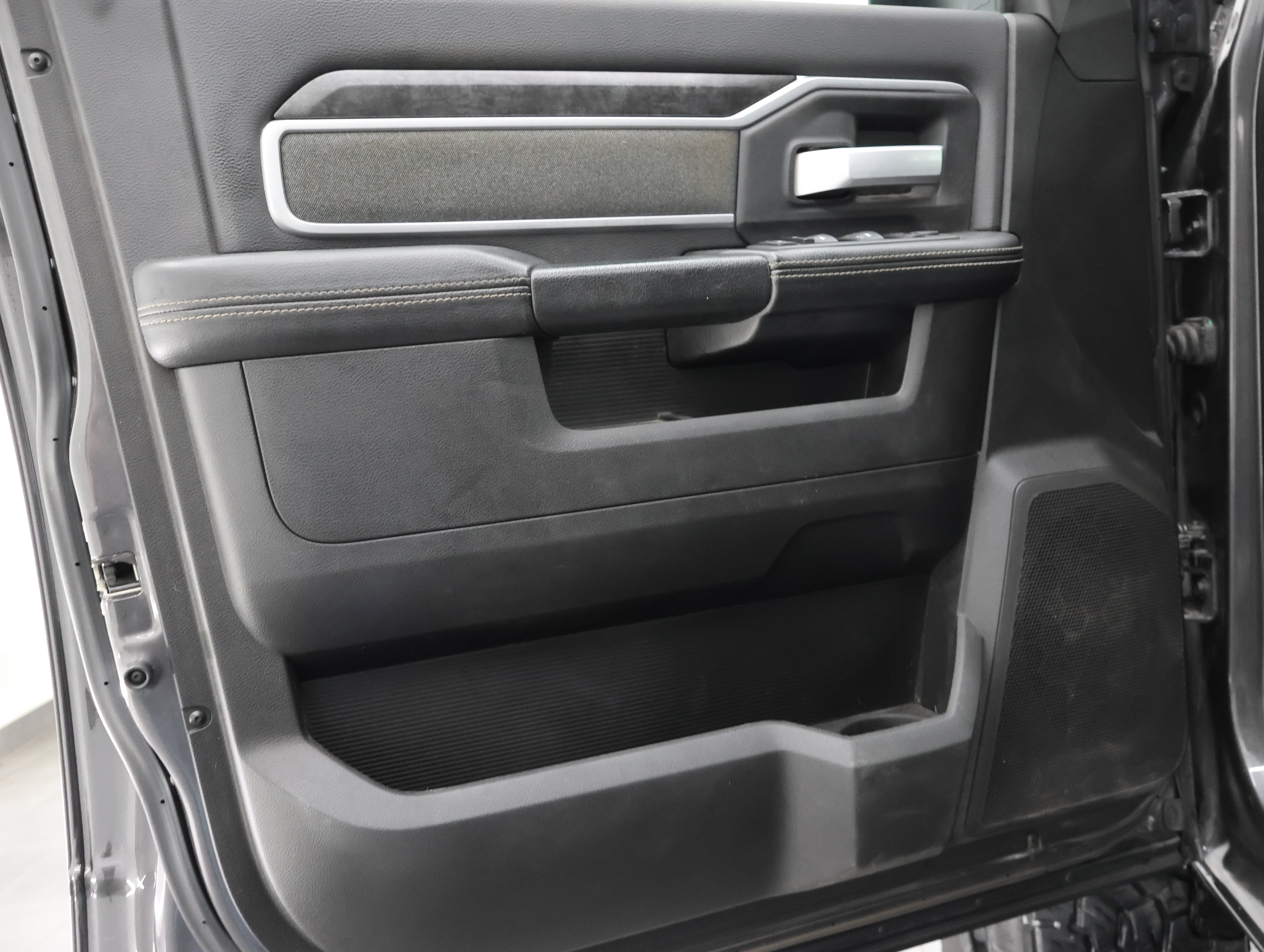 Used 2022 RAM 2500 Big Horn w/ Level C Equiment Group AWD/4WD image 38