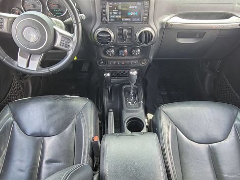Used 2018 Jeep Wrangler Unlimited Sahara AWD/4WD image 17