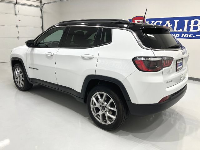 Used 2025 Jeep Compass Limited AWD/4WD image 26