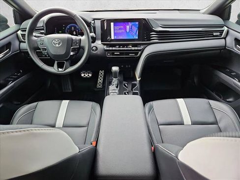 Used 2026 Toyota Camry SE FWD image 18