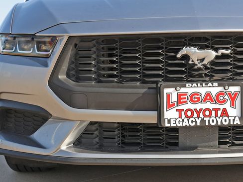Used 2025 Ford Mustang Premium RWD image 10