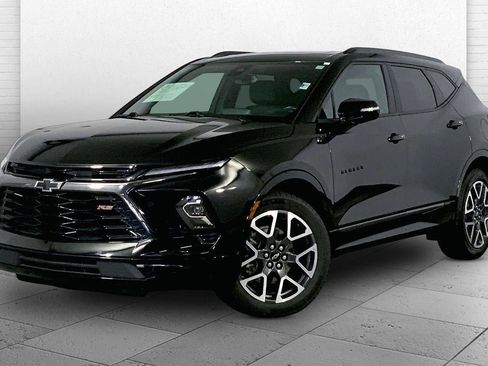 Used 2025 Chevrolet Blazer RS w/ Enhanced Convenience Package AWD/4WD image 12